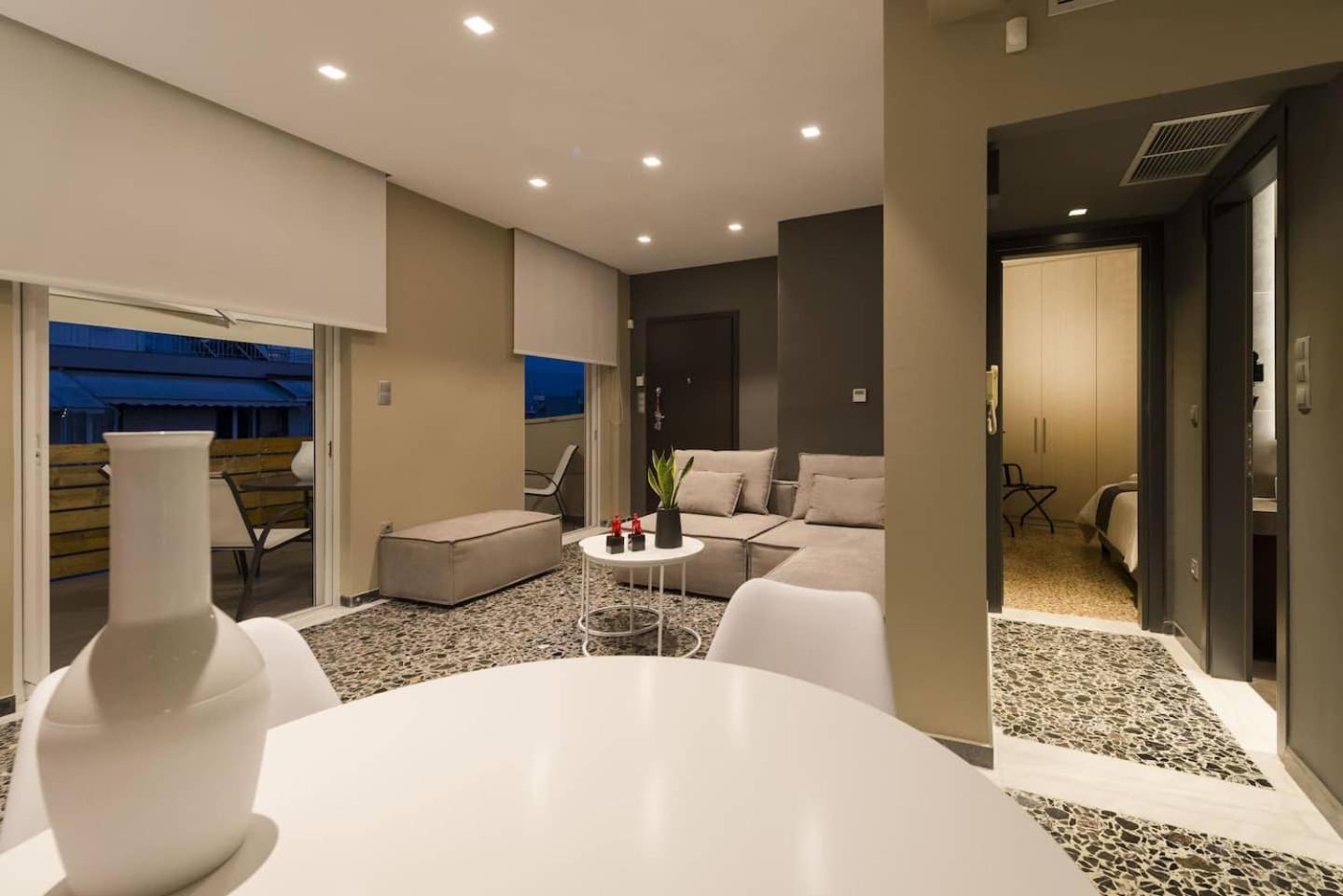 Ma Maison Nο 1, Penthouse, Acropolis And Lycabettus View, Ultra High Speed Internet 300 Mbps, 15' To Acropolis By Metro, 1' From Metro Station Atenas Exterior foto